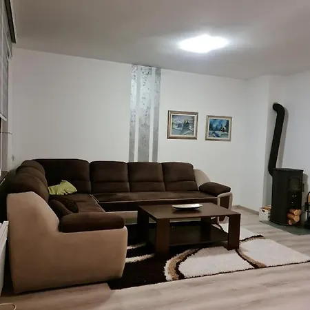 Apartman Uros דירה